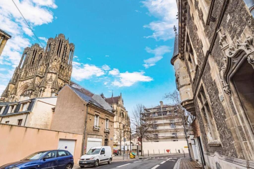 Fire, Appartement Vue Cathedrale 兰斯 外观 照片